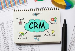 با نرم افزار CRM روابط خود با مشتریان مان را فعالانه مدیریت نماییم